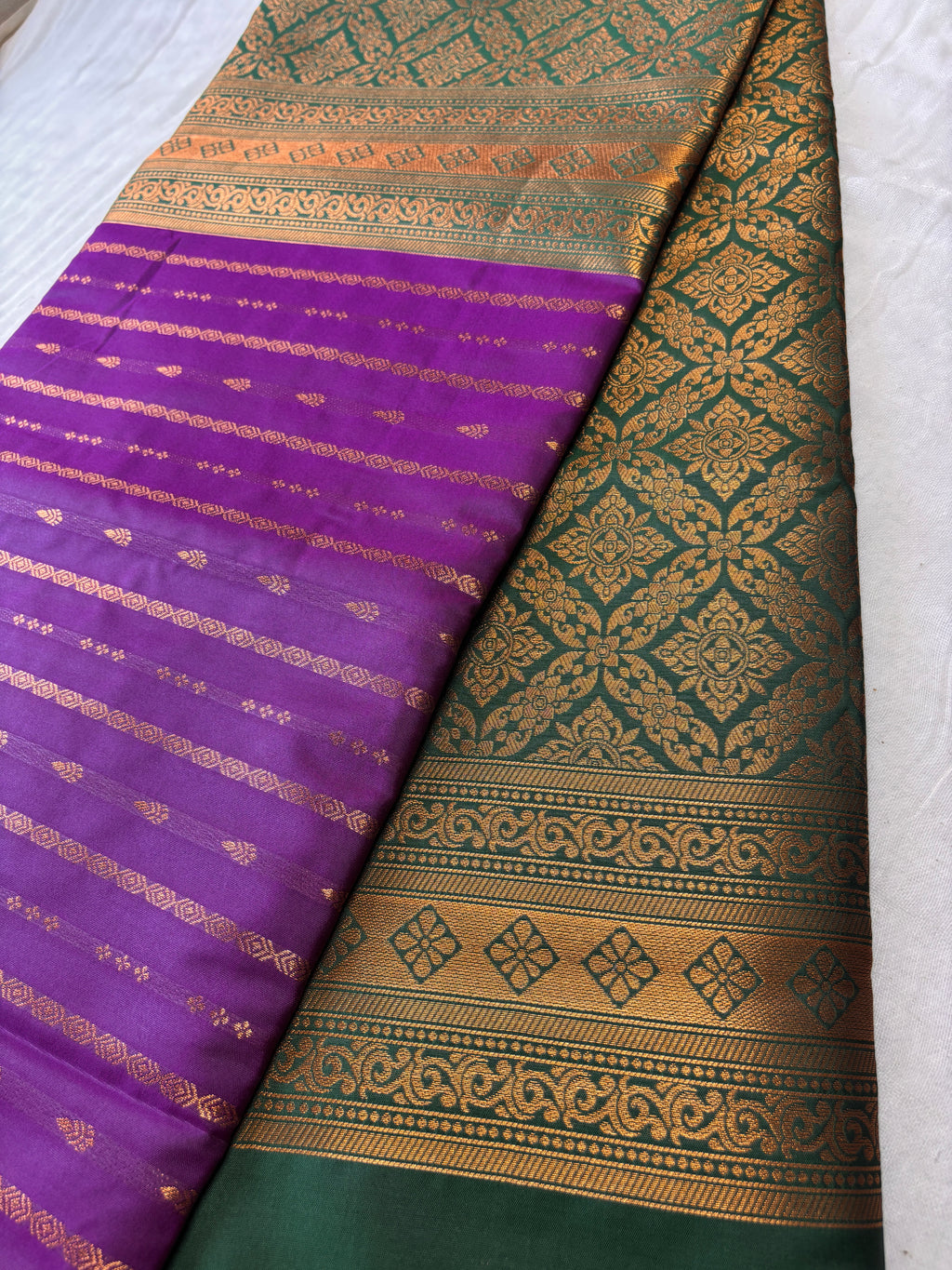 Elegant Dark Pink & Green Silk Borderless Saree with  Zari Pallu | Traditional South Indian Pattu Saree for Wedding & Festive Wear