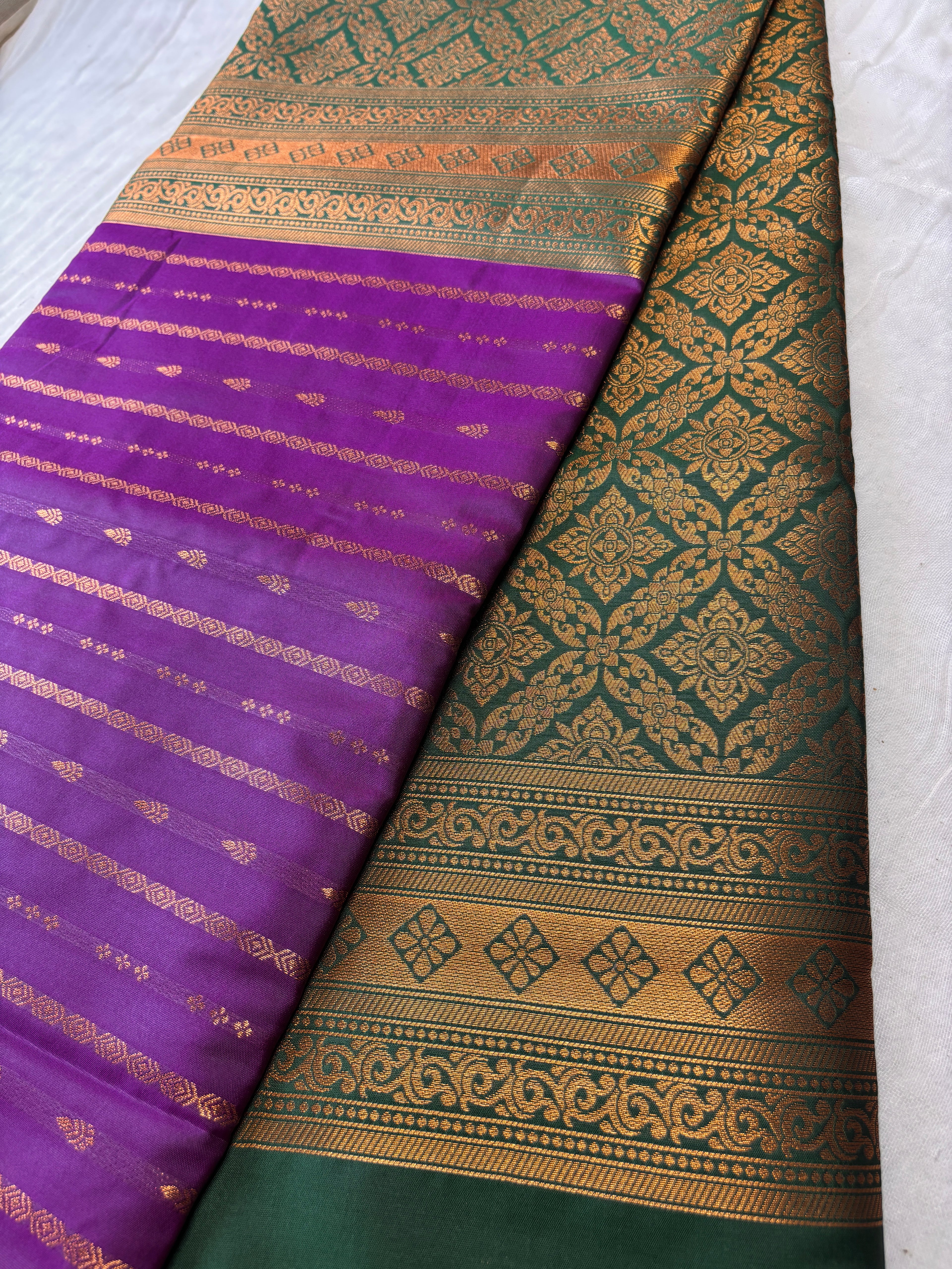 Elegant Dark Pink & Green Silk Borderless Saree with  Zari Pallu | Traditional South Indian Pattu Saree for Wedding & Festive Wear