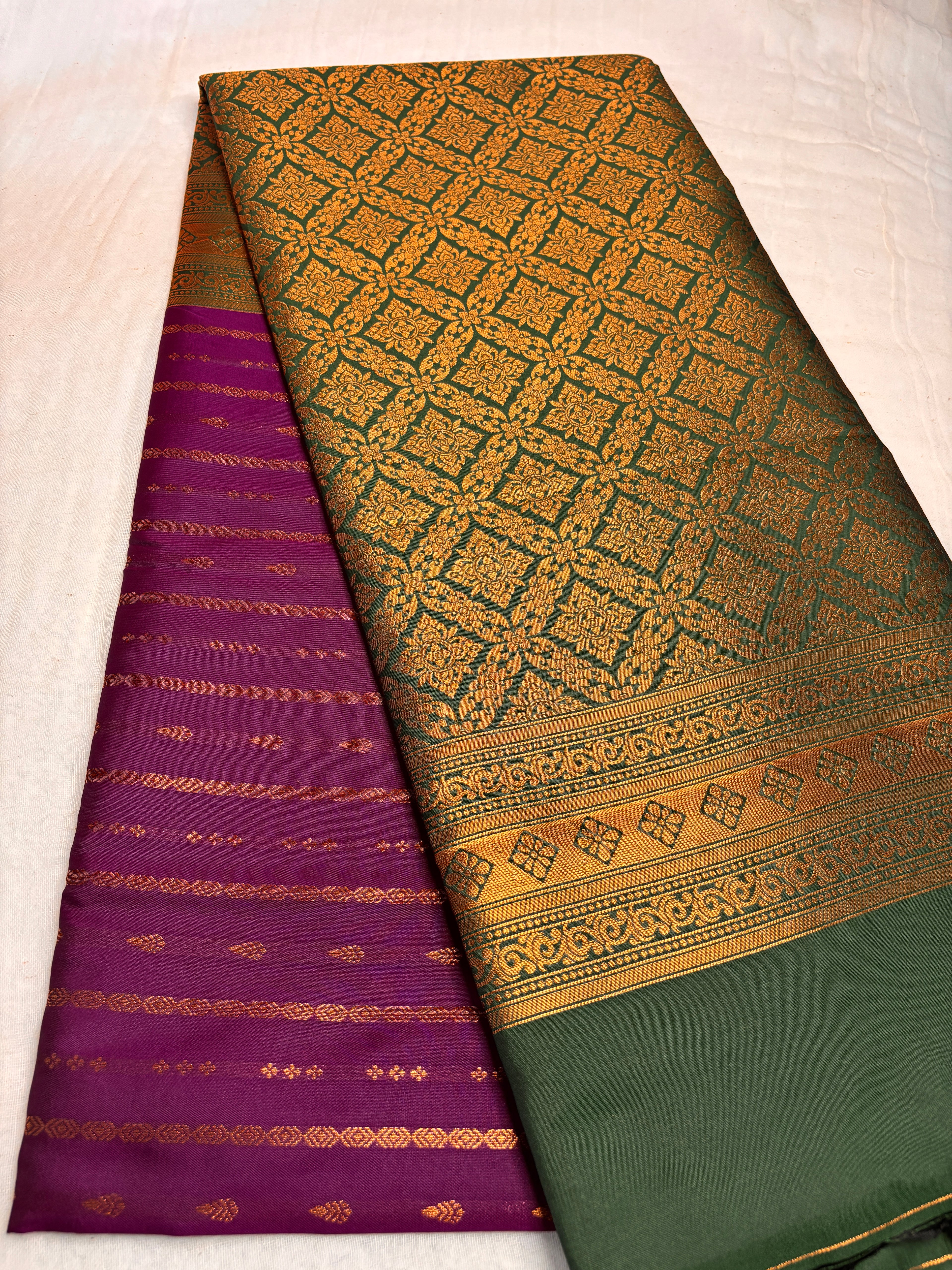 Elegant Dark Pink & Green Silk Borderless Saree with  Zari Pallu | Traditional South Indian Pattu Saree for Wedding & Festive Wear