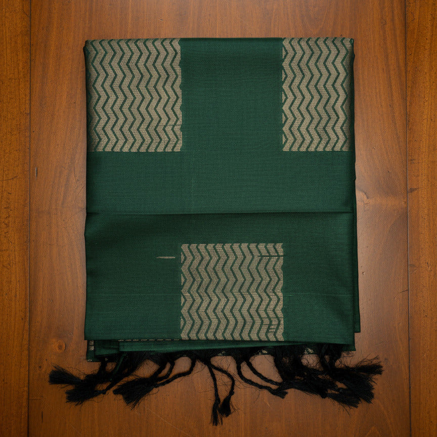 Dark Green Soft Silk Borderless Saree with Rich Golden Zari Pallu