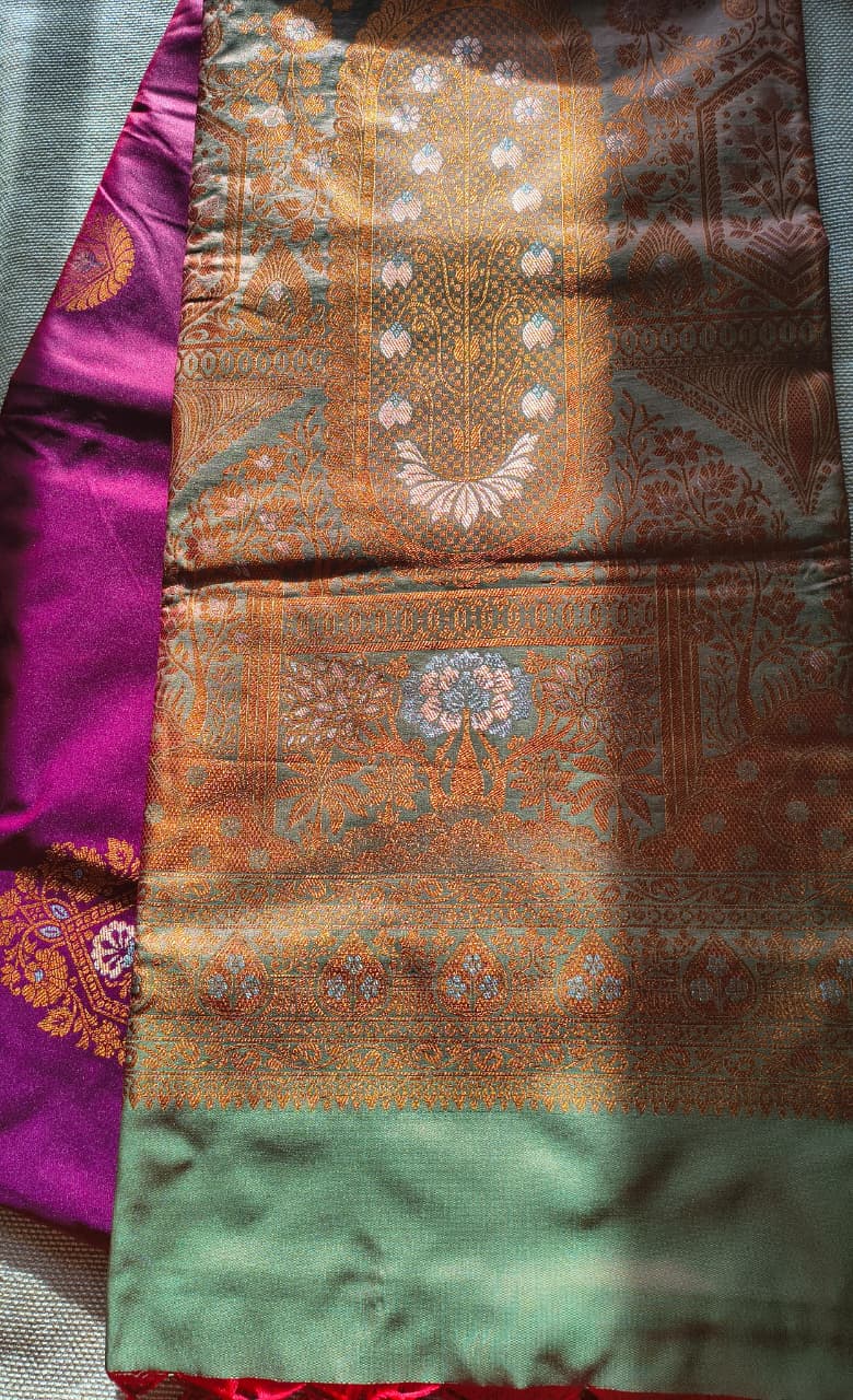Dark Pink and Green with rich Pallu borderless saree