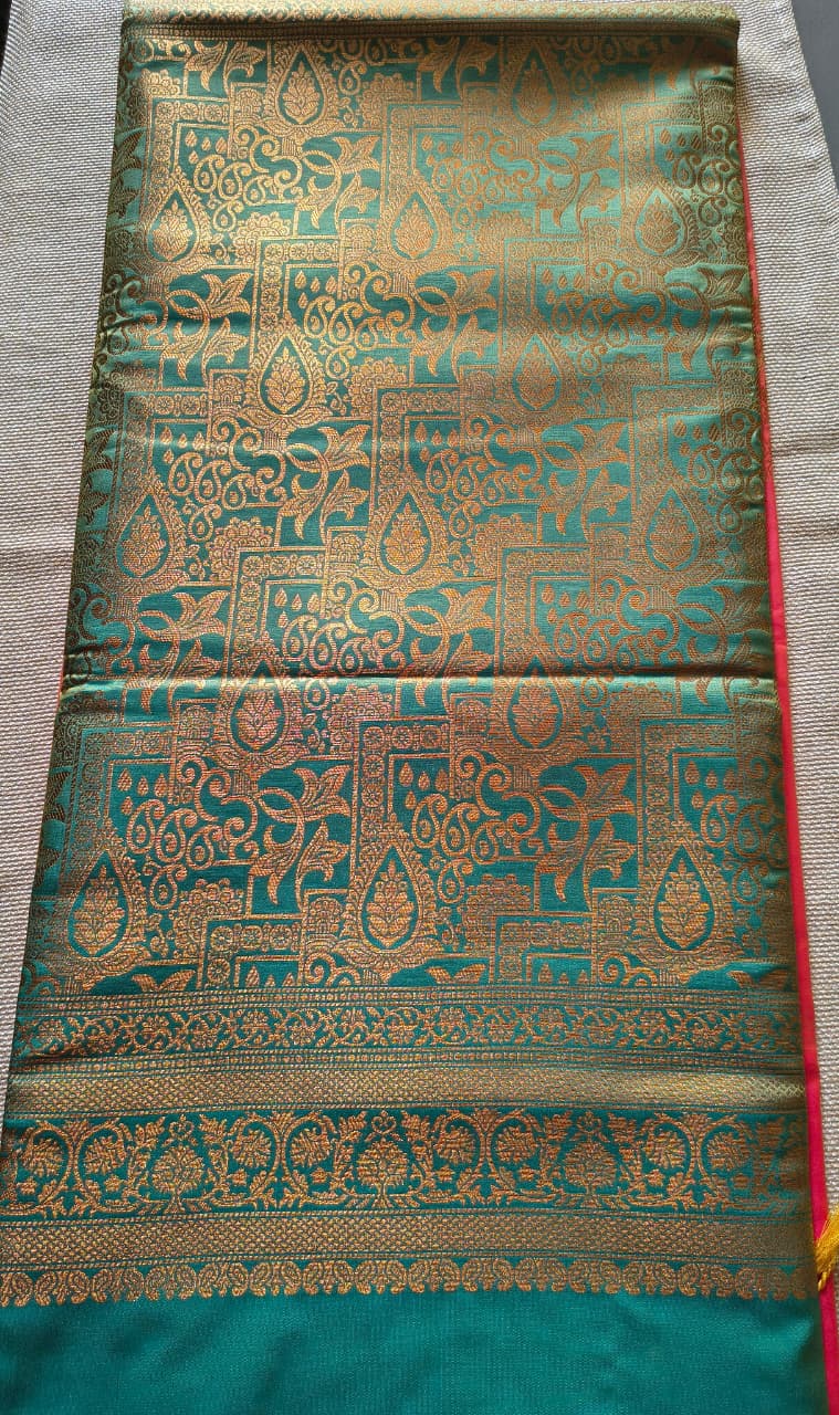Premium Orange and Green soft silk Borderless saree with rich Pallu