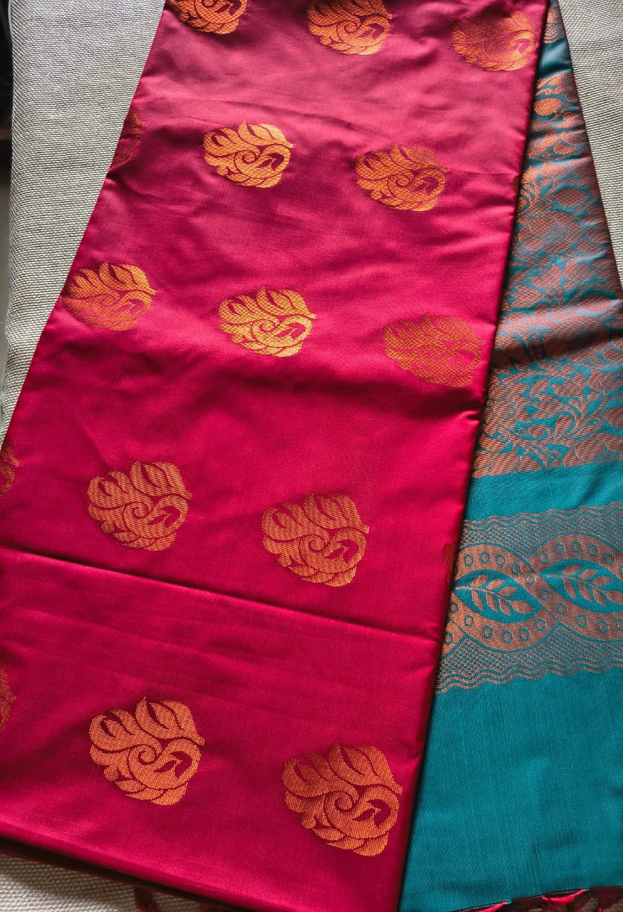 Red and Green Soft Silk Borderless Saree