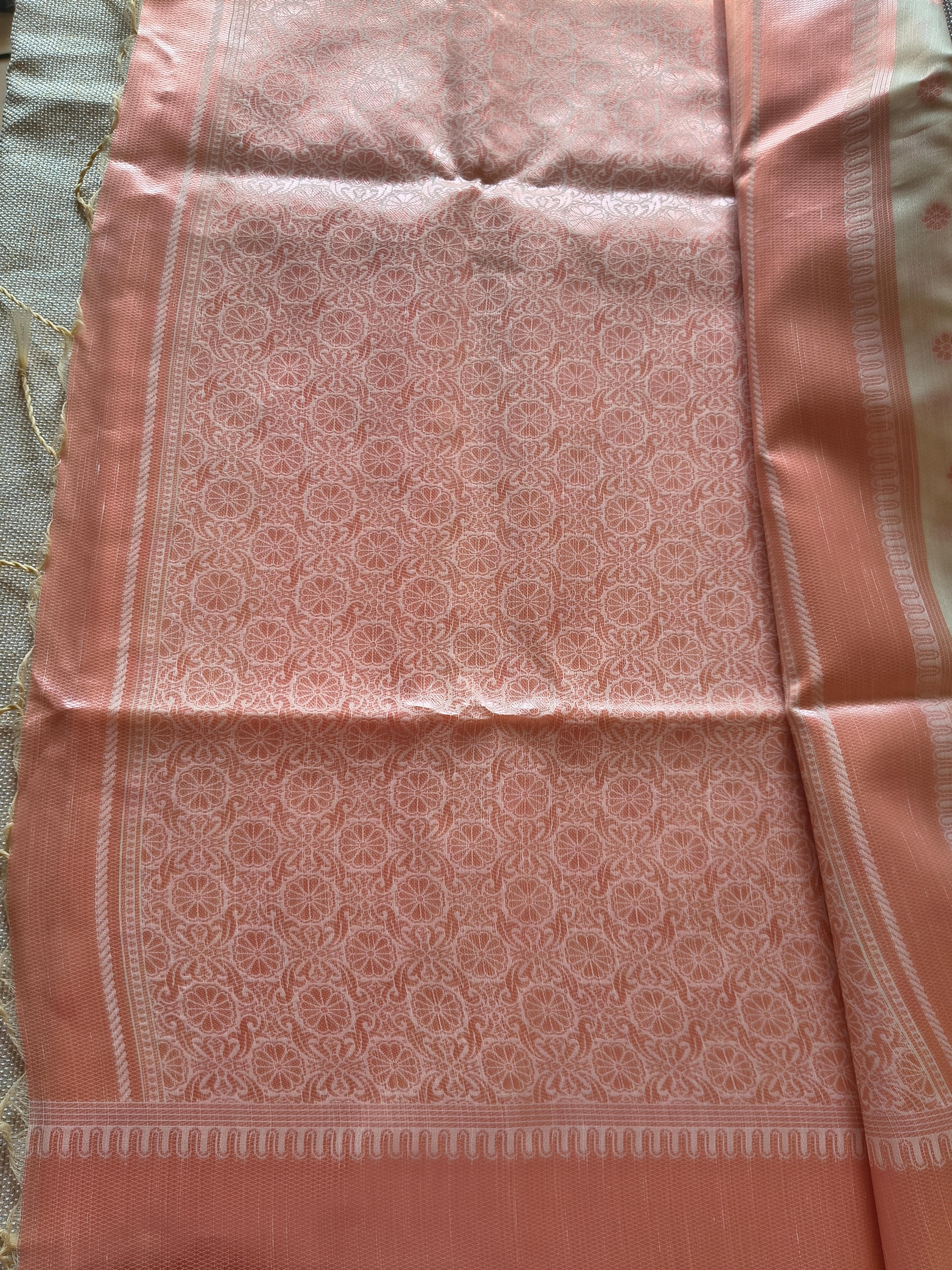 Elegant Peach and Off-White handloom Saree with Floral Motifs