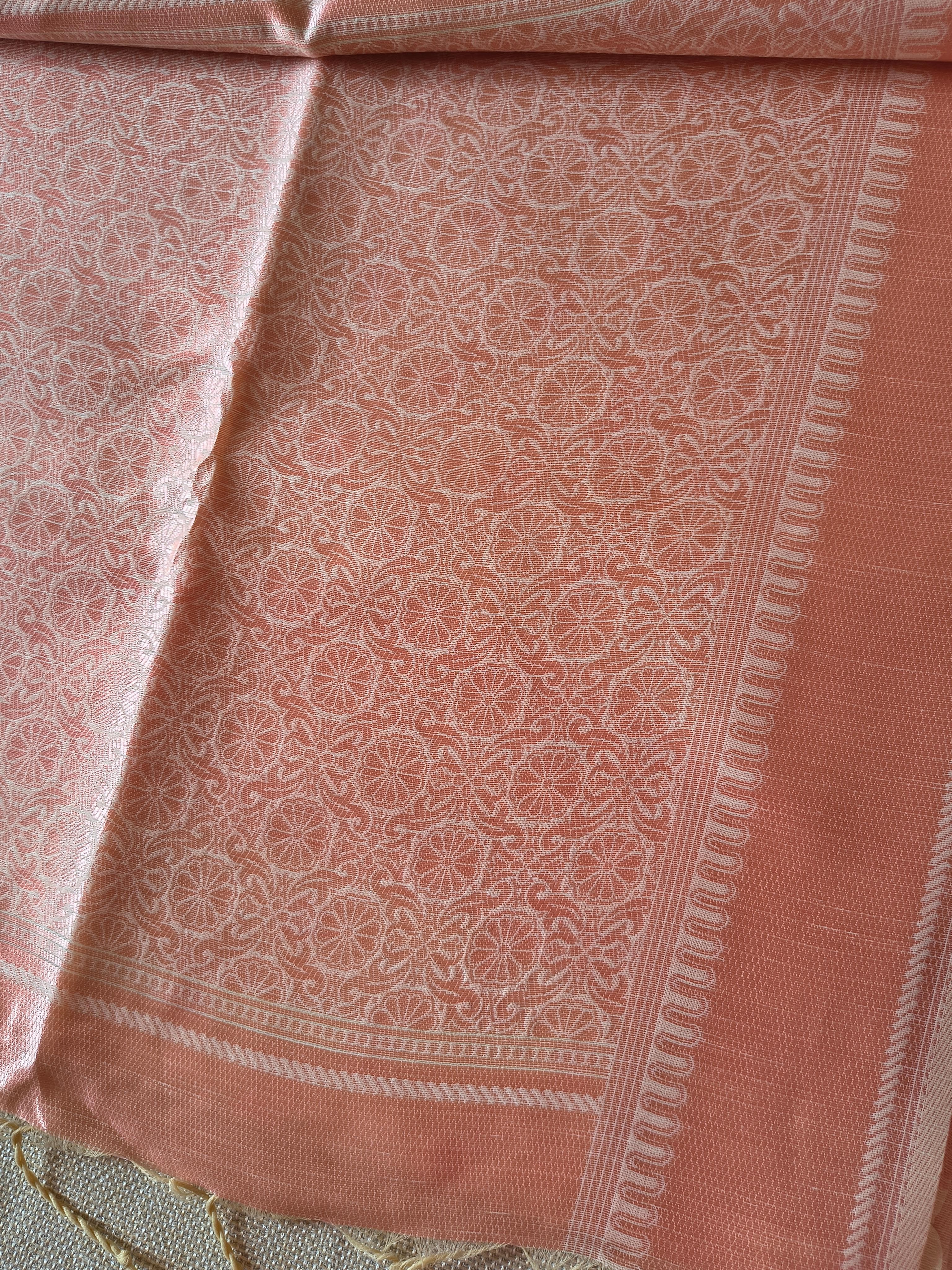 Elegant Peach and Off-White handloom Saree with Floral Motifs